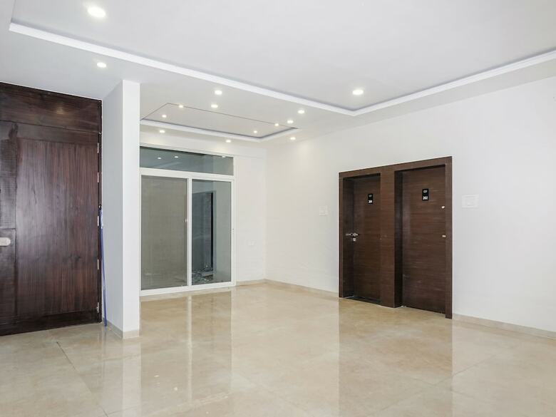 Oyo 16832 Hotel I Suite 2