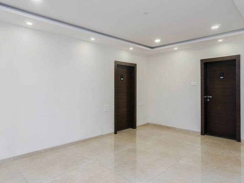 Oyo 16832 Hotel I Suite 2