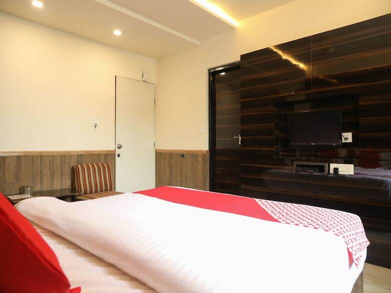 Oyo 15542 Hotel Shivala