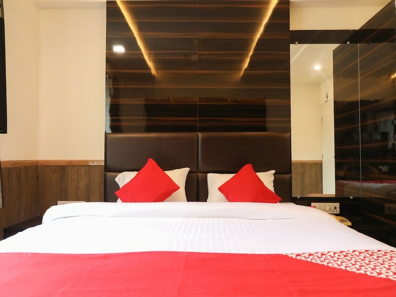 Oyo 15542 Hotel Shivala