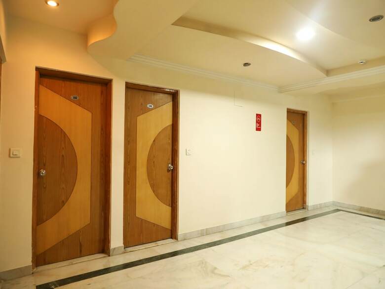 Oyo 15542 Hotel Shivala
