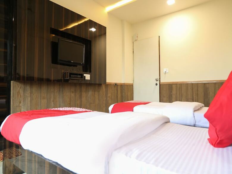 Oyo 15542 Hotel Shivala