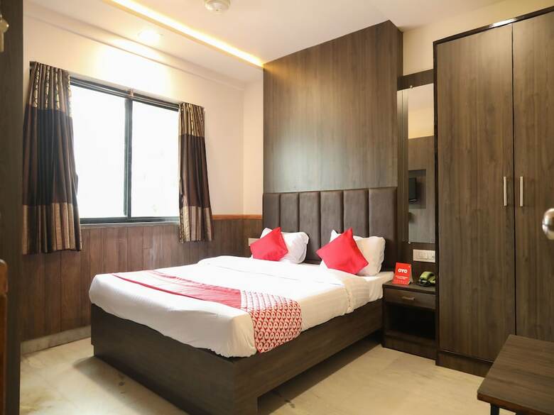 Oyo 15542 Hotel Shivala