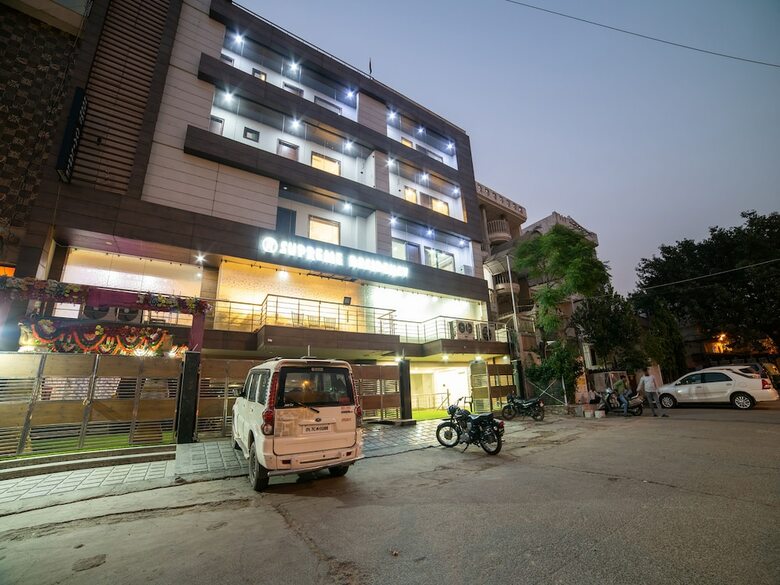 Hotel Oyo 22527 Supreme Residency