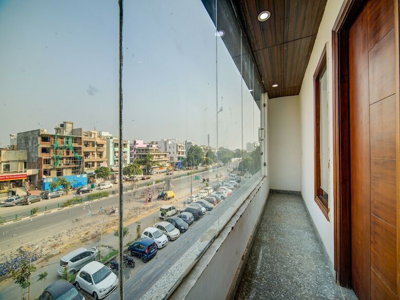 Hotel Oyo 22527 Supreme Residency