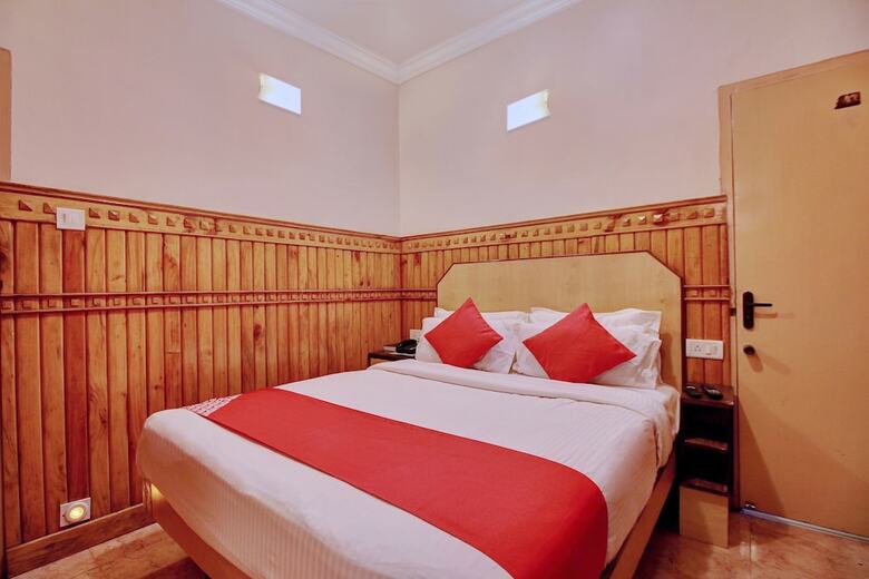 Hotel Oyo 1611 Pine Borough Inn