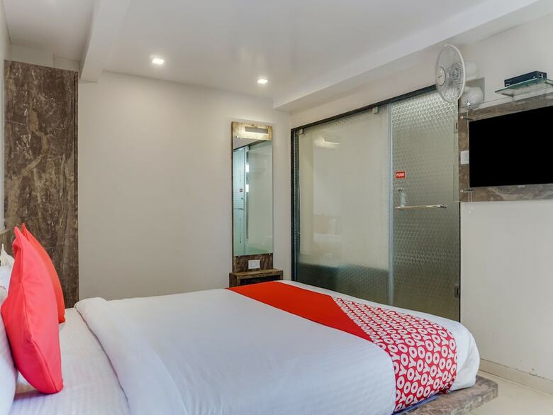 Oyo 22571 Hotel Sarathi