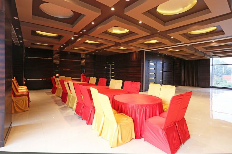 Hotel Edition O 30022 Ekana Cricket Stadium