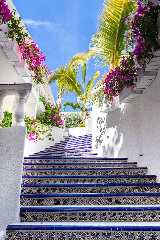 Hotel Mar Del Cabo By Velas Resorts