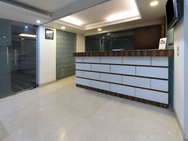 Edition O 30029 Hotel Blue Moon