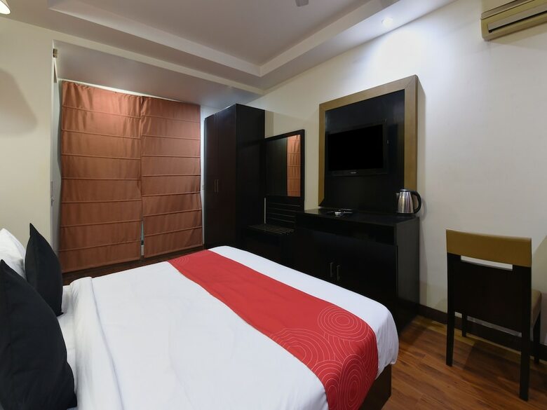 Edition O 30029 Hotel Blue Moon