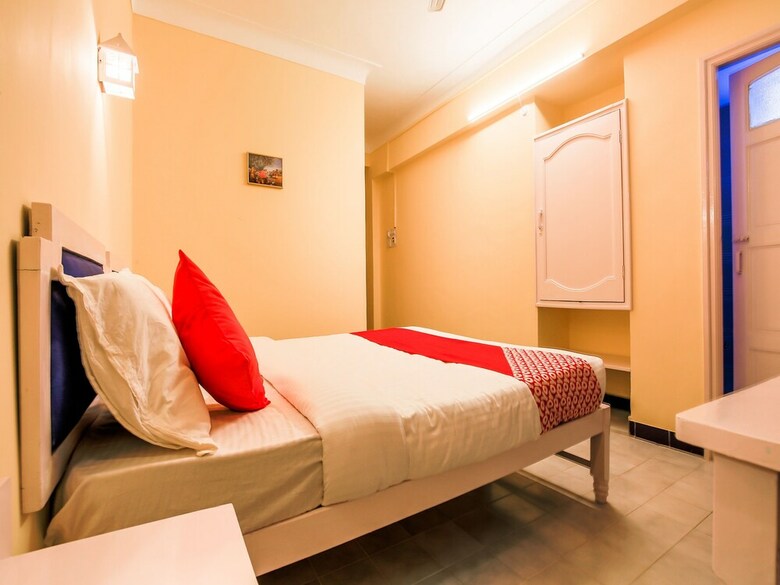 Hotel Oyo 776 Royal Heritage