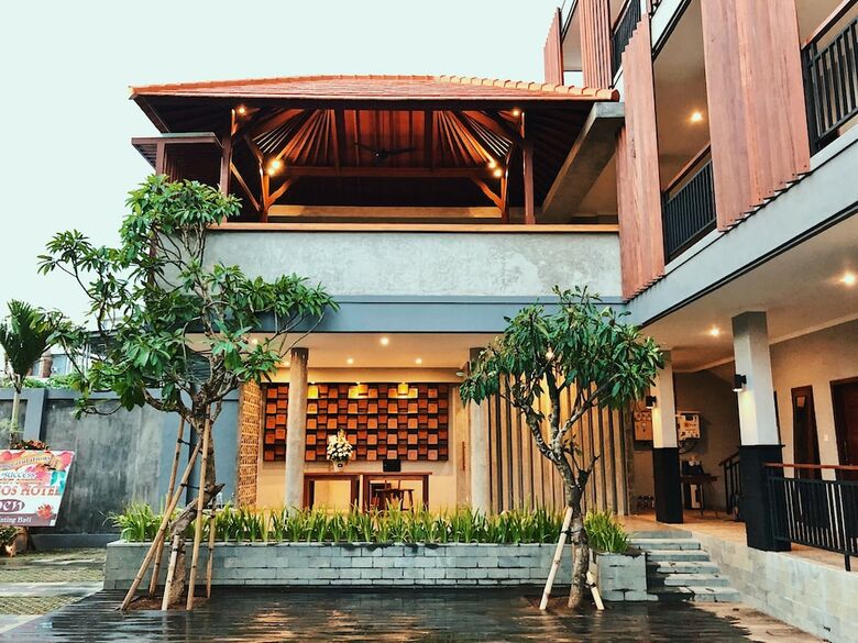 Hotel Perissos Echo Beach