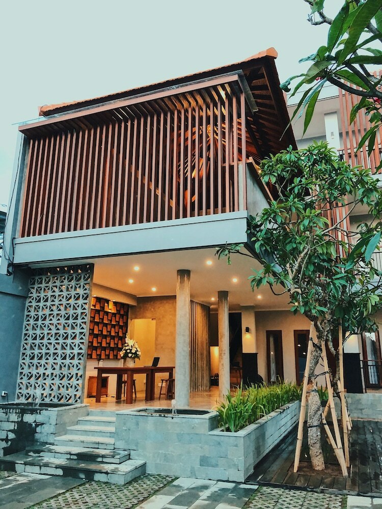 Hotel Perissos Echo Beach