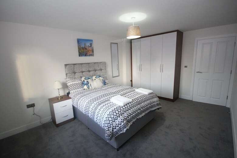 Apartamentos Holden Court