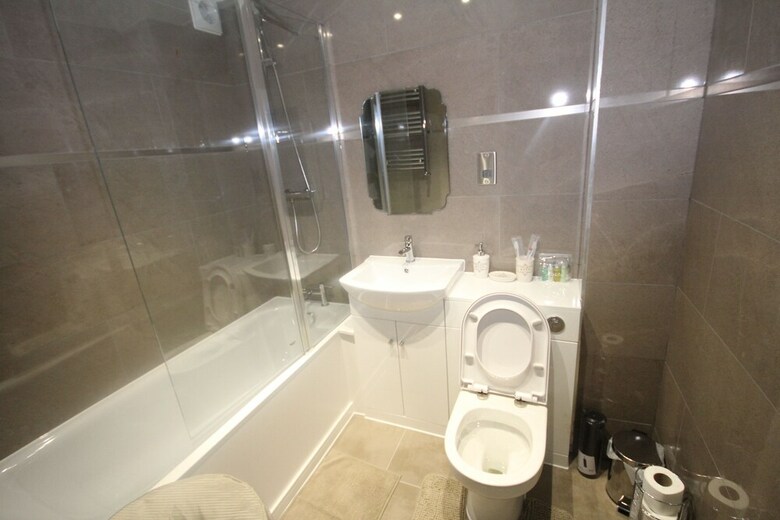Apartamentos Holden Court