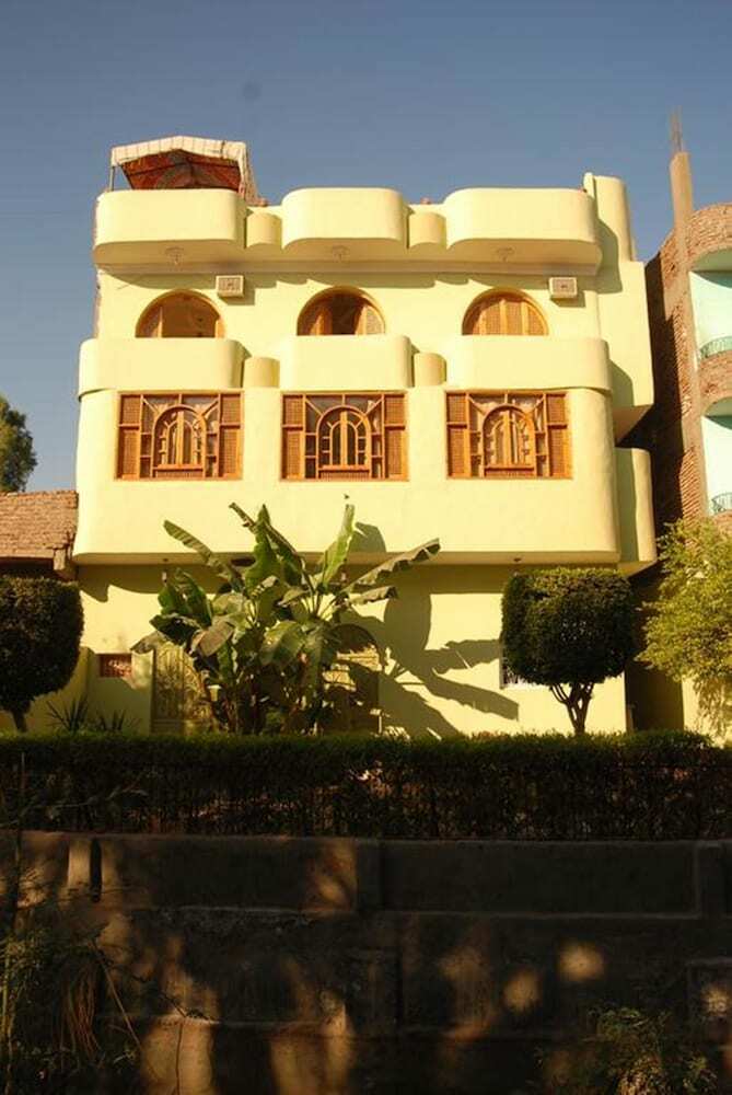 Arabesque Apartments