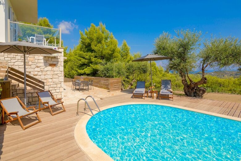Villa Keri Sea