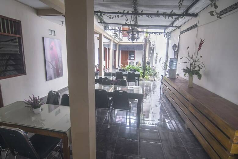 Hostal Oyo 198 Emdi House Seturan
