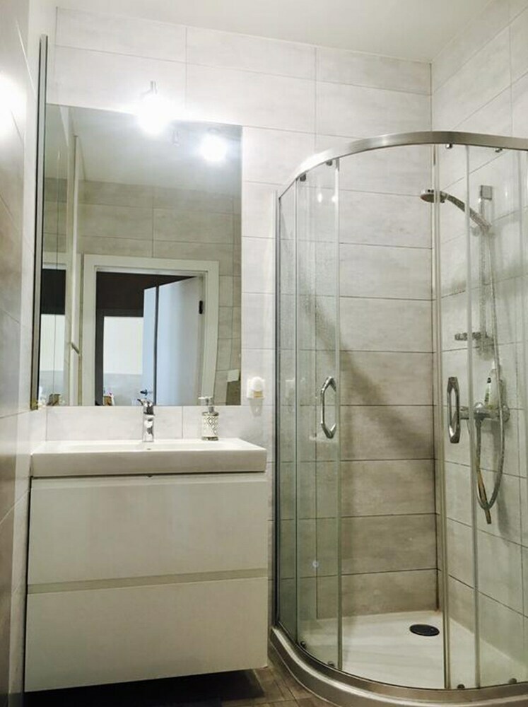 Clicktheflat Artistic Estate Apartment