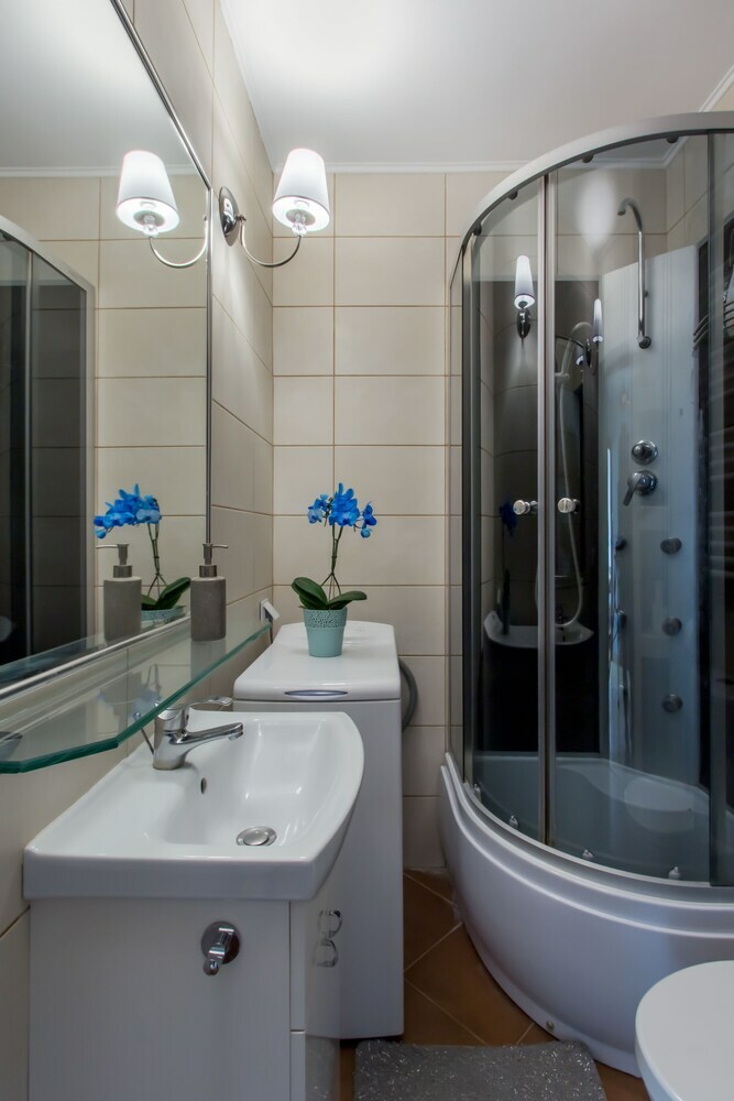 Clicktheflat Golden Terraces Apartment