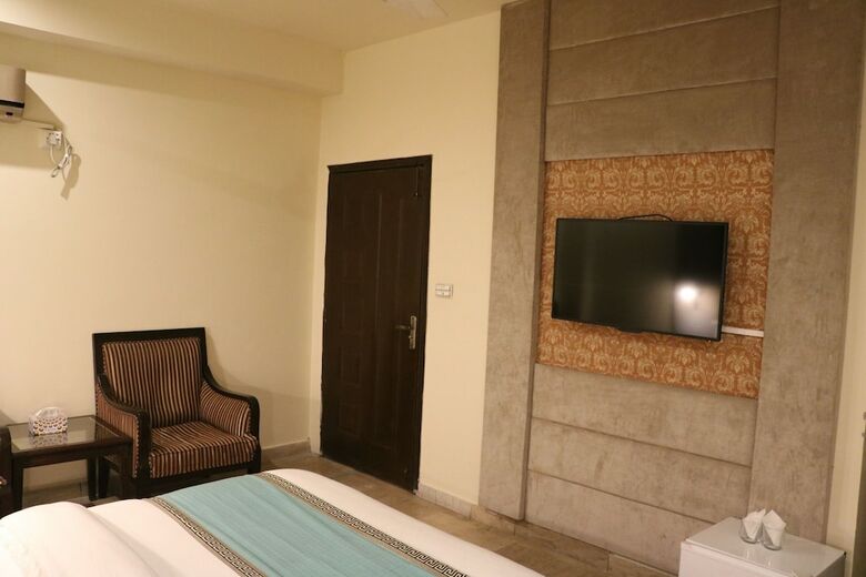 Shelton Hotel Lahore