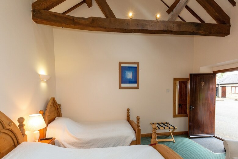 Posada Church Farm Lodge