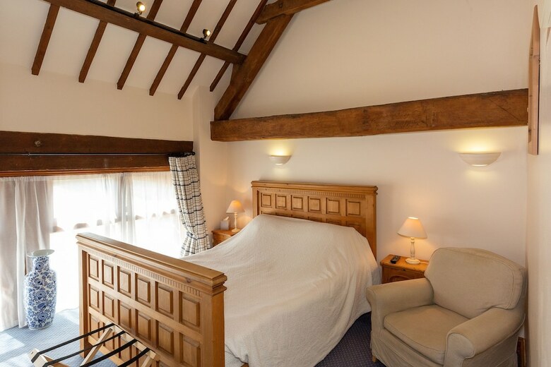 Posada Church Farm Lodge