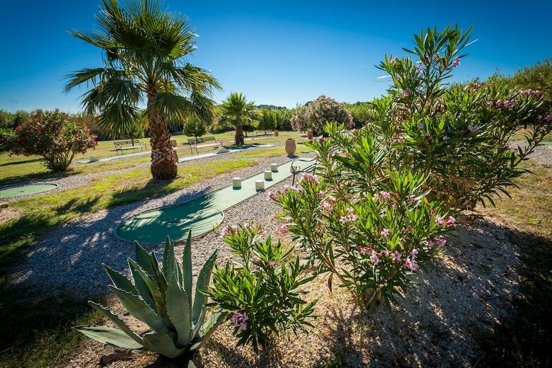 Camping Residentiel La Pin�de