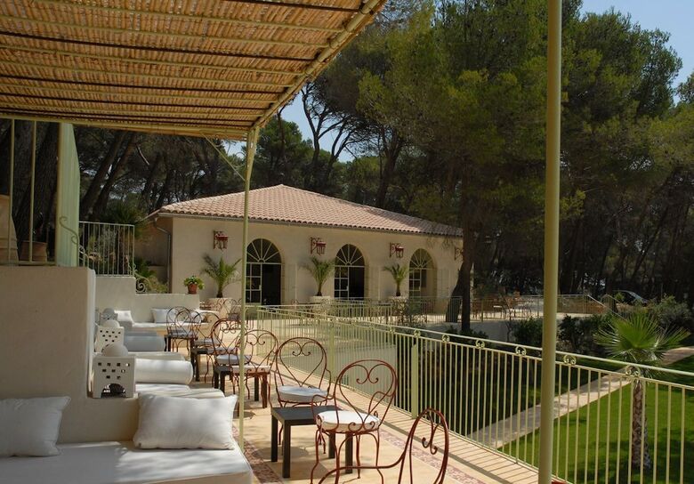 Camping Residentiel La Pin�de
