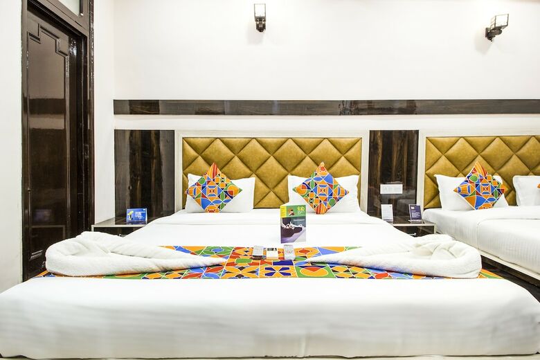 Hotel Fabexpress Sant Golden Temple