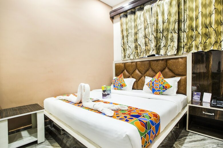 Hotel Fabexpress Sant Golden Temple