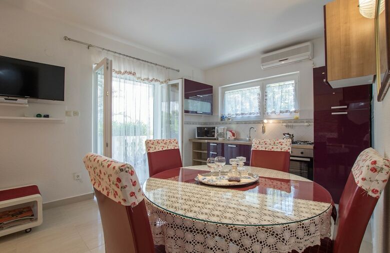 Apartments Marina