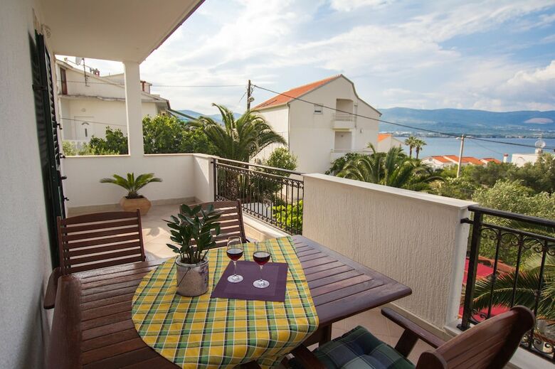 Apartments Marina