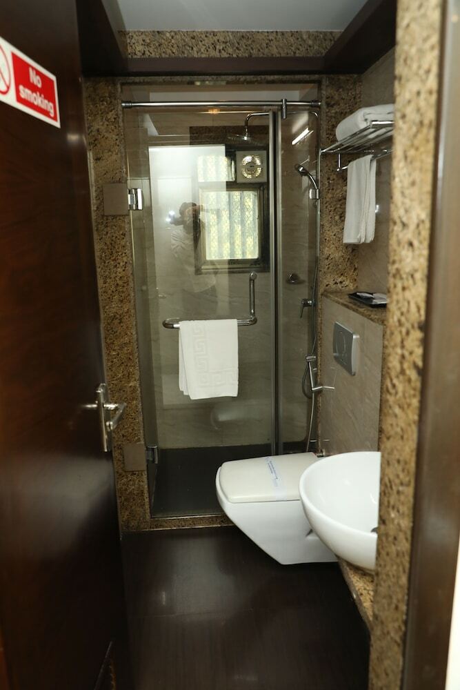 Hotel Anantha Executive Suites
