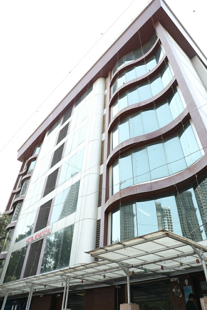 Hotel Anantha Executive Suites