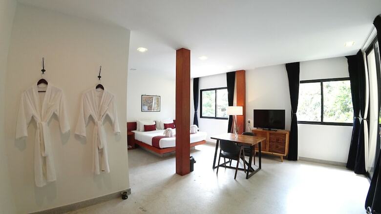 Hotel Corduroy