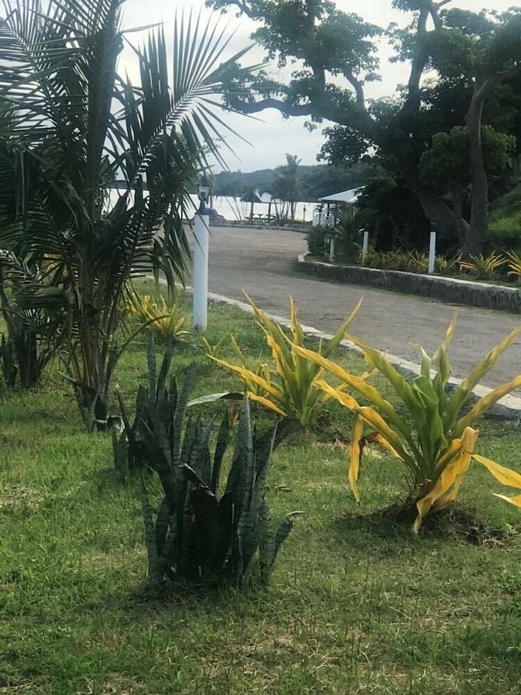 Hotel Dua Dua Beach Resort