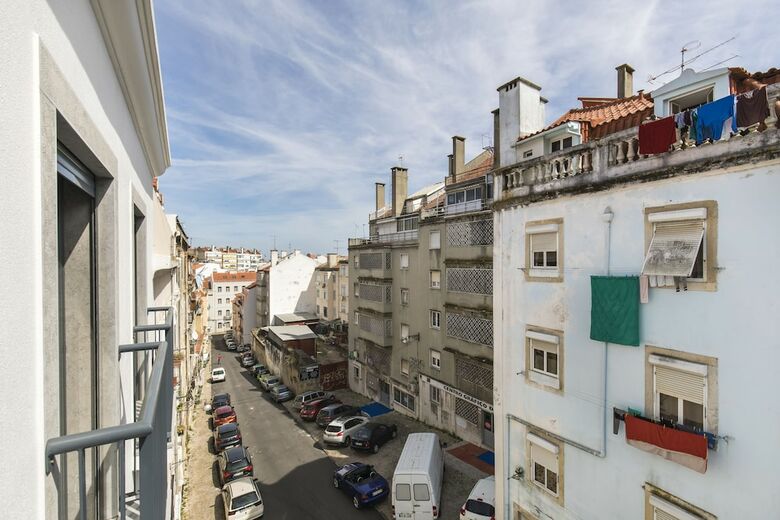 Apartamentos Gra�a Heartwarming Flat