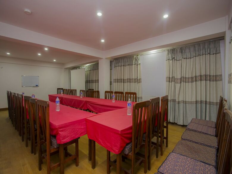 Oyo 242 Hotel Satyam