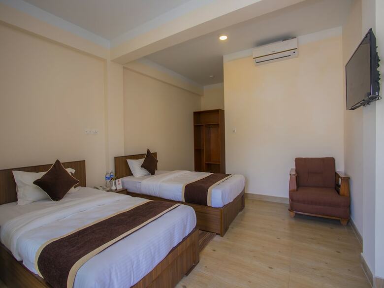 Oyo 242 Hotel Satyam