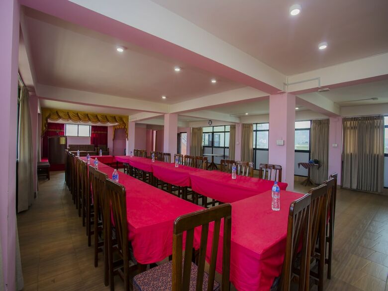 Oyo 242 Hotel Satyam