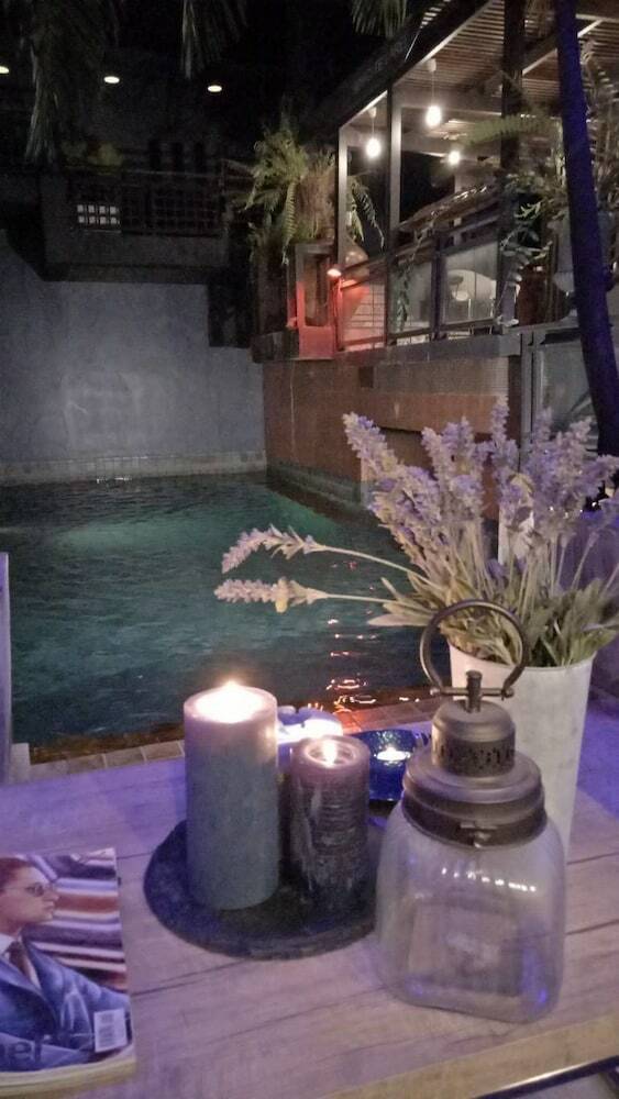 Hotel Blu Cabin Ari Stylish Gay Poshtel