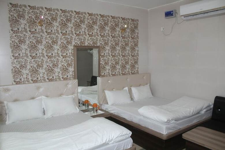 Hotel Bajaj Lake Palace