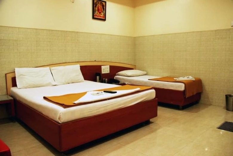 Hotel Apple Sai Residency