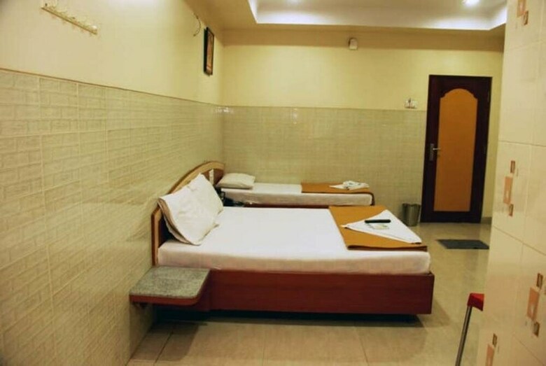 Hotel Apple Sai Residency