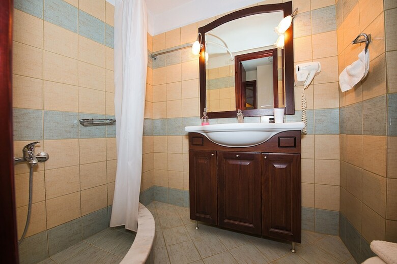 Anemoessa Traditional Village Hotel