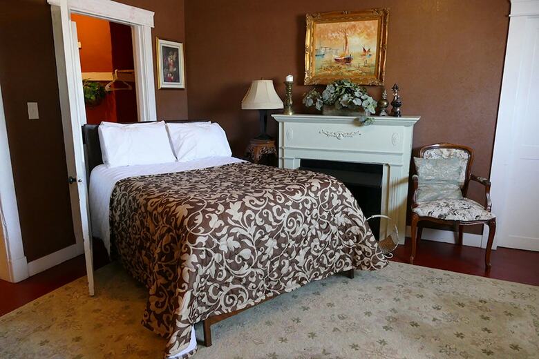 Historic Whiting Hotel Suites