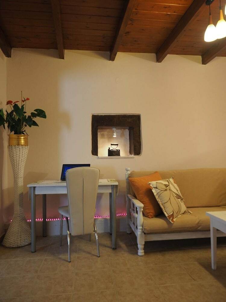 House With 2 Bedrooms In Rethymno