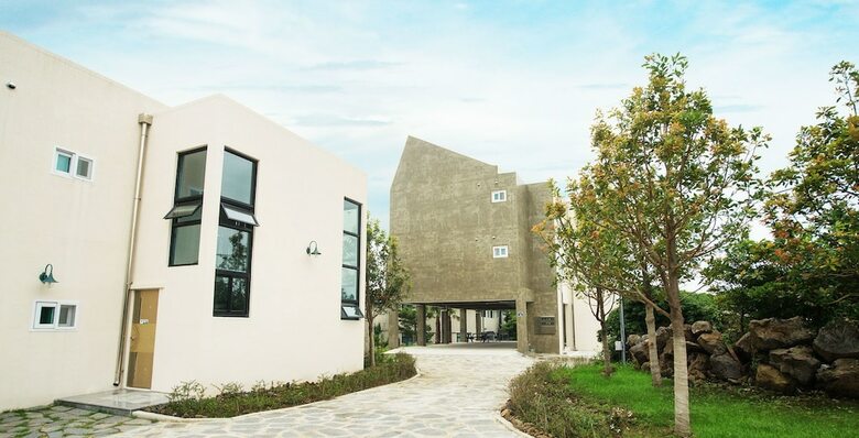 Jeju J Pension